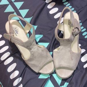 Ladies Sz 8.5M dress shoe